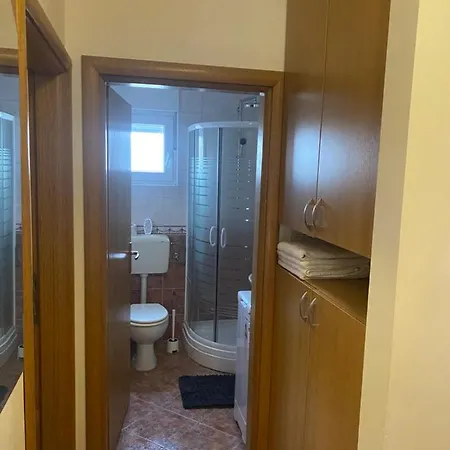 Apartment Ante *